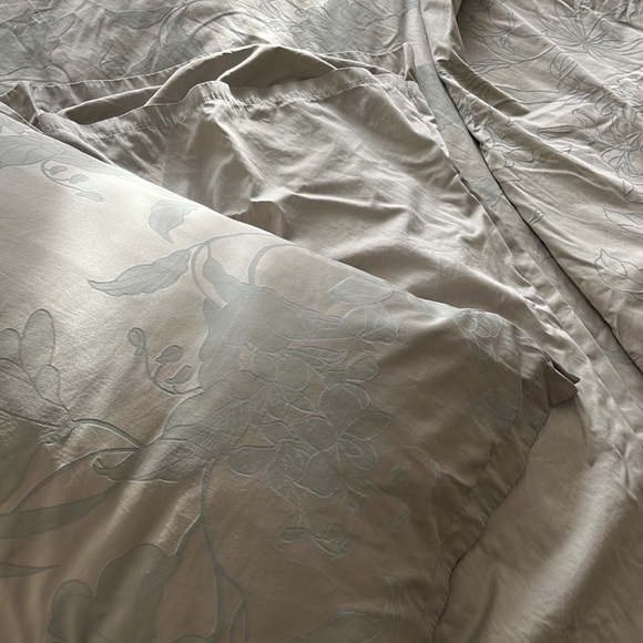 Pasaya king bed set - Picture 6 of 9